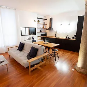 Apartment Lovely And Modern Flat Near The Colosseum, Rome